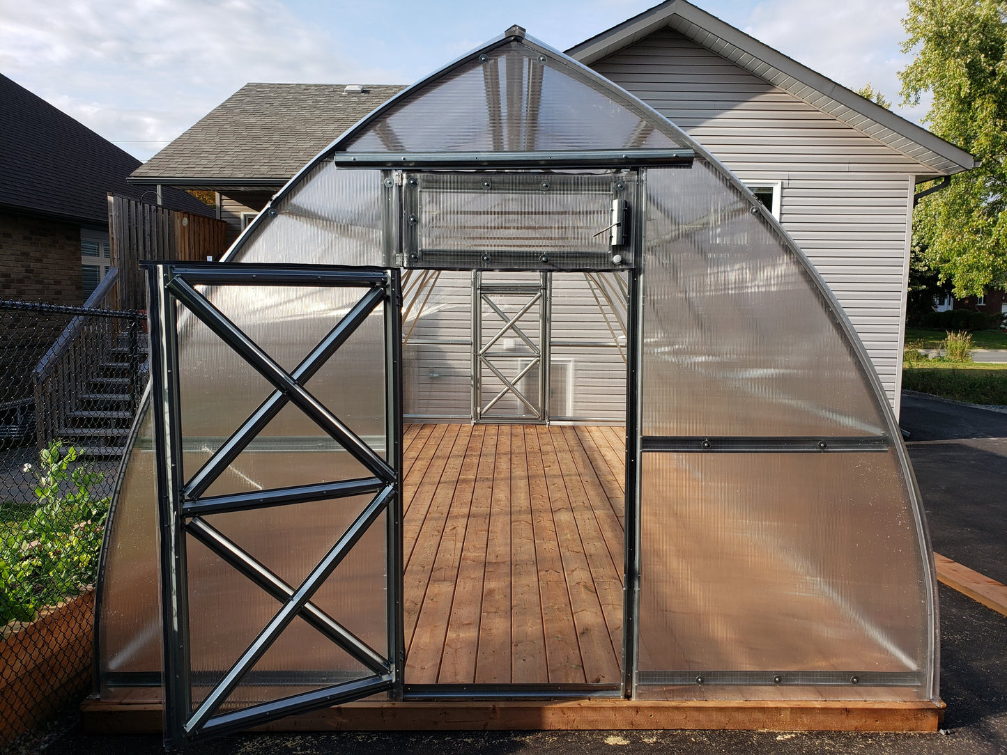 Sungrow 20 Greenhouse