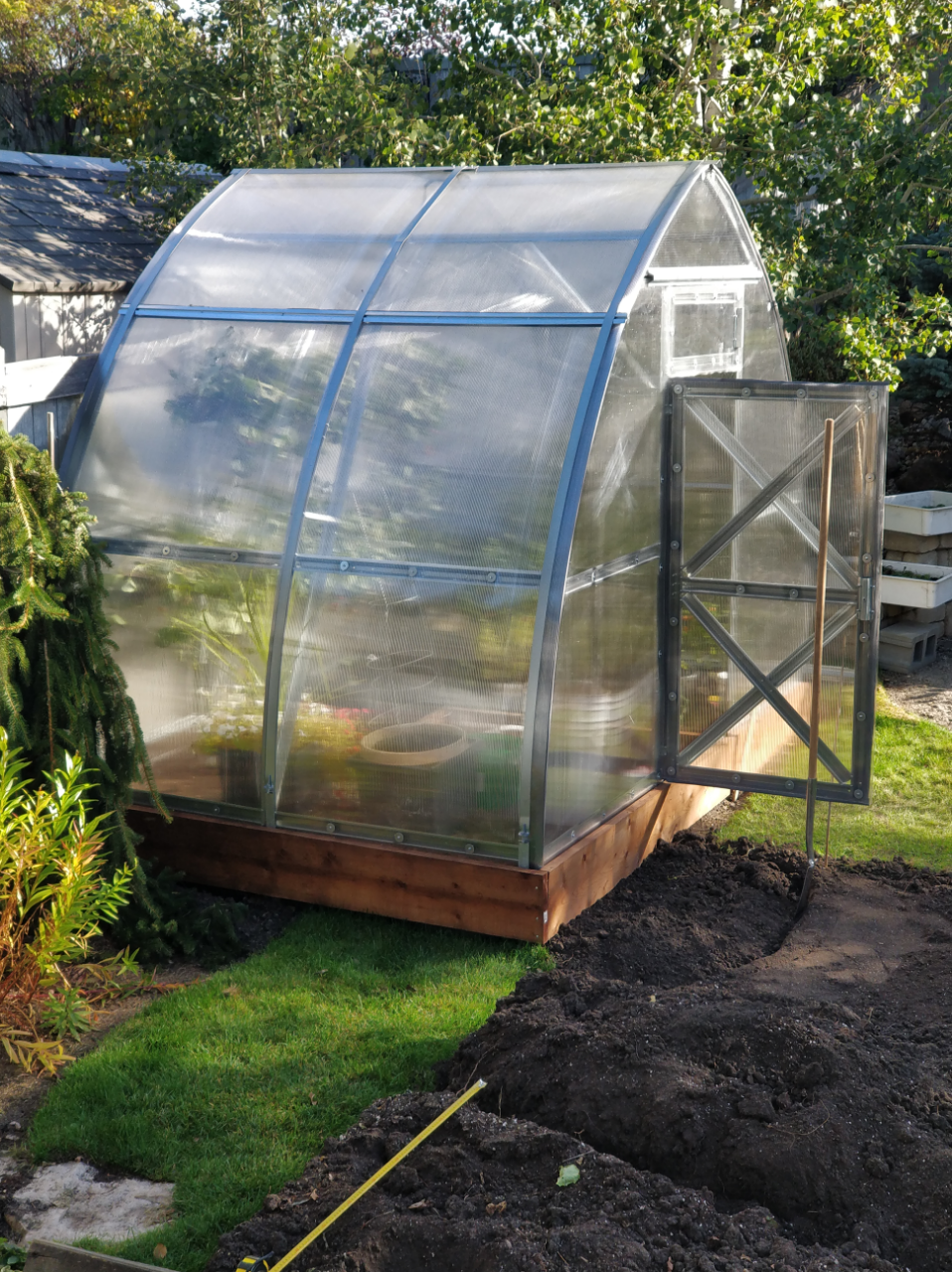 Sungrow Compact Greenhouse