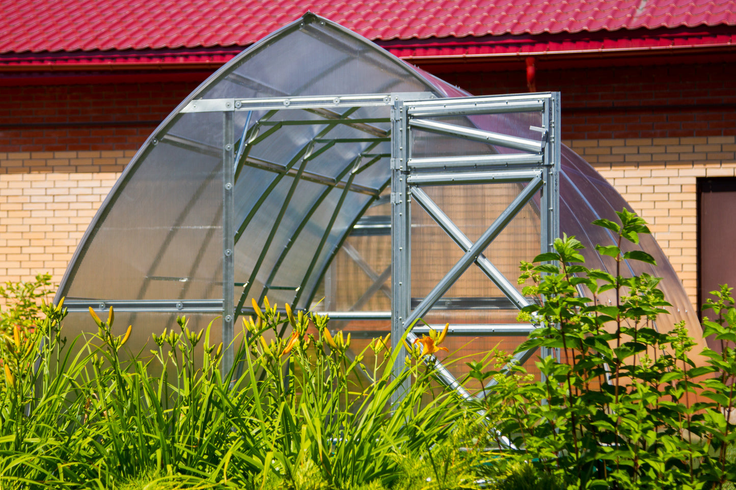 Sungrow Compact Greenhouse