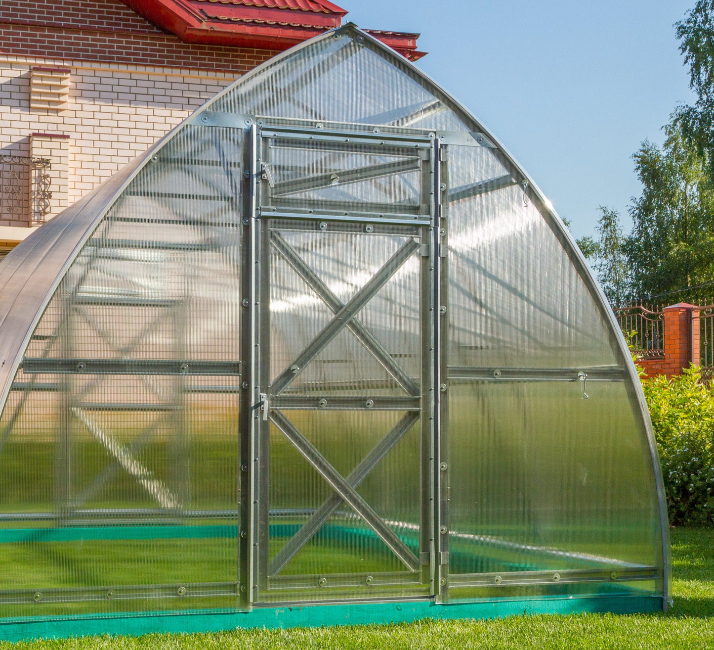 Sungrow Compact Greenhouse